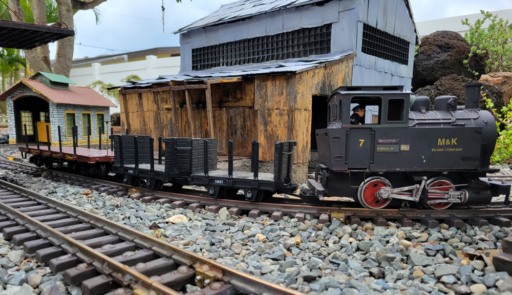 Garden railroading in Hawaii – Trains Garden railroading in Hawaii: model sugar cane train