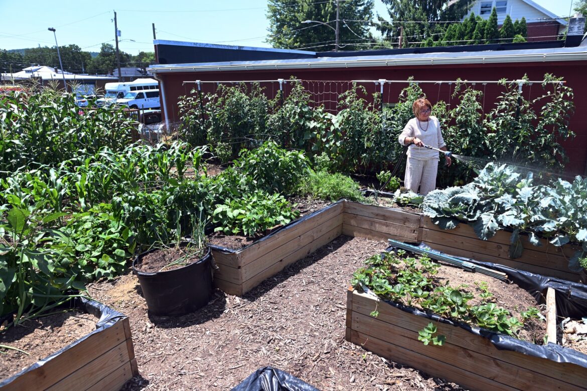 West Lawn church cultivates fellowship and nourishment West Lawn church cultivates fellowship and nourishment