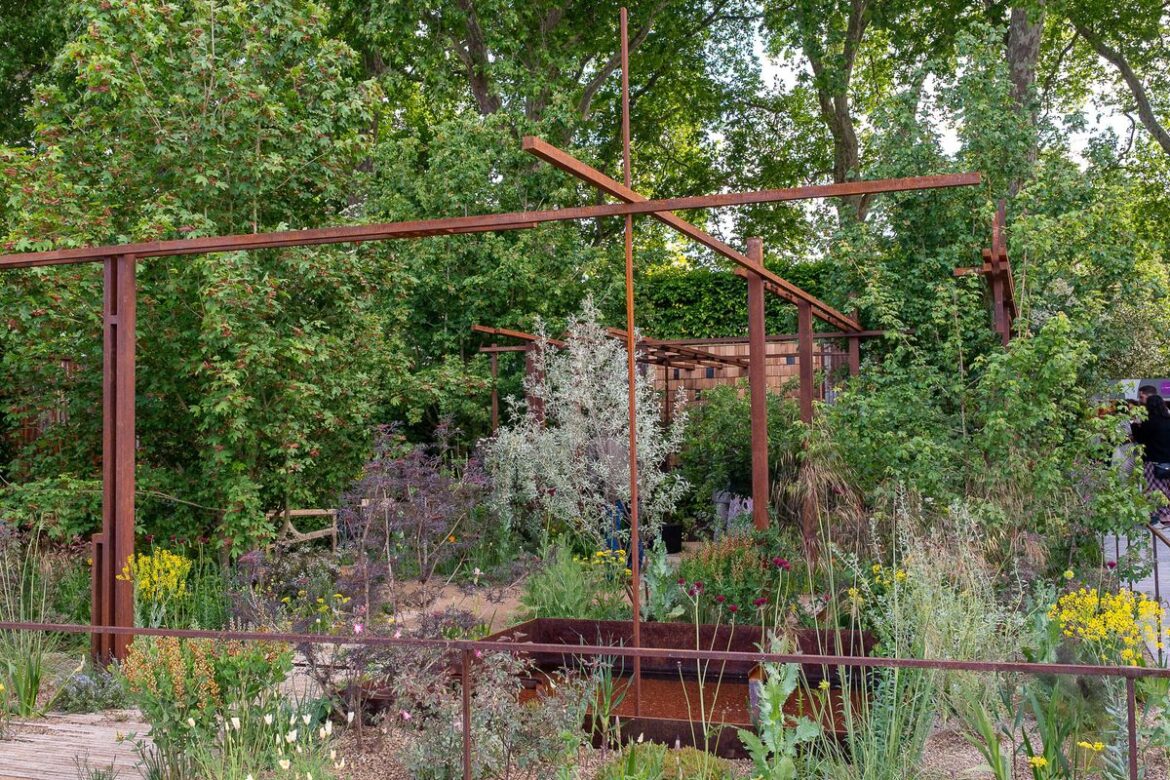 Award-winning Chelsea Flower Show garden opens at Leighton Buzzard Youth Centre | News Award-winning Chelsea Flower Show garden opens at Leighton Buzzard Youth Centre | News