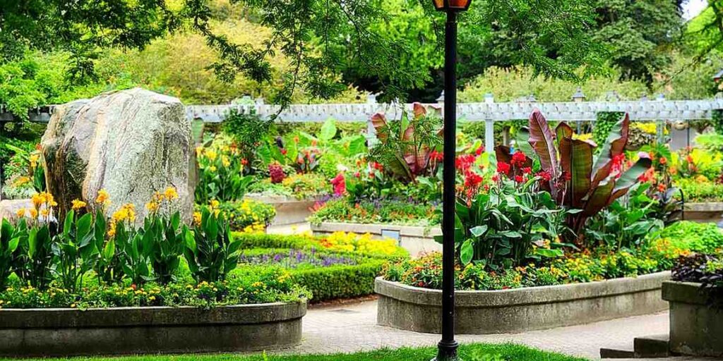 Montréal’s First Nations Garden Gets a New Name as It Turns 25 – ...