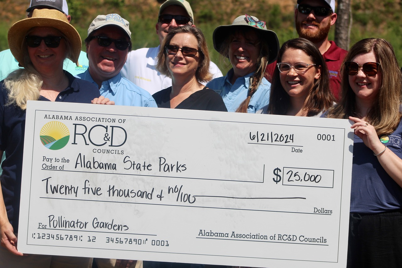 $25,000 grant to fund 12 new pollinator gardens