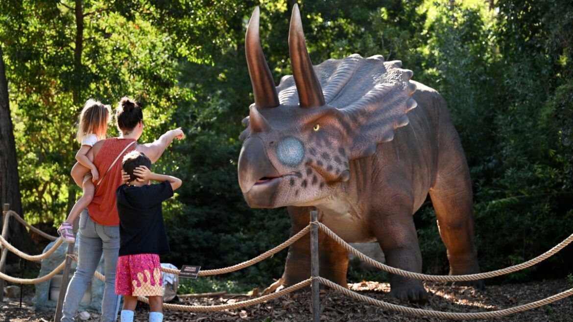 Dinos on approach: South Coast Botanic Garden’s big dinosaurs will soon be back – NBC Los Angeles