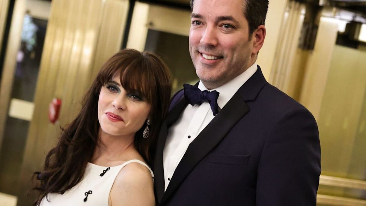 Zooey Deschanel and Jonathan Scott Prove That Casual Borders Are The Secret to a Charmingly Wild Garden