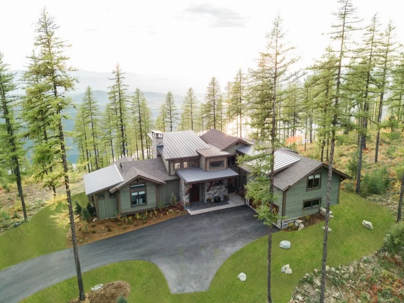 Green Exterior and Mountain View