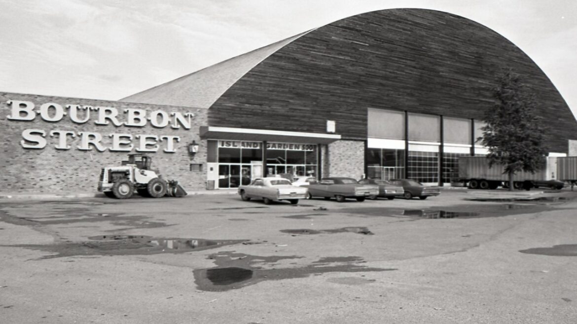 Remembering West Hempstead’s Island Garden, where the Nets, Bob Dylan and pro wrestlers all played Remembering West Hempstead's Island Garden, where the Nets, Bob Dylan and pro wrestlers all played