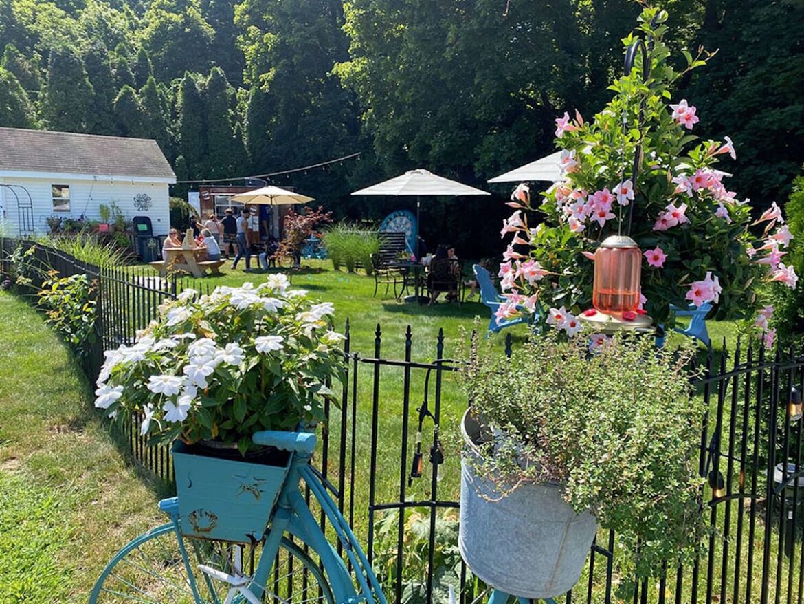 A hidden garden coffee spot is serving blueberry pancake lattes in Connecticut A hidden garden coffee spot is serving blueberry pancake lattes in Connecticut