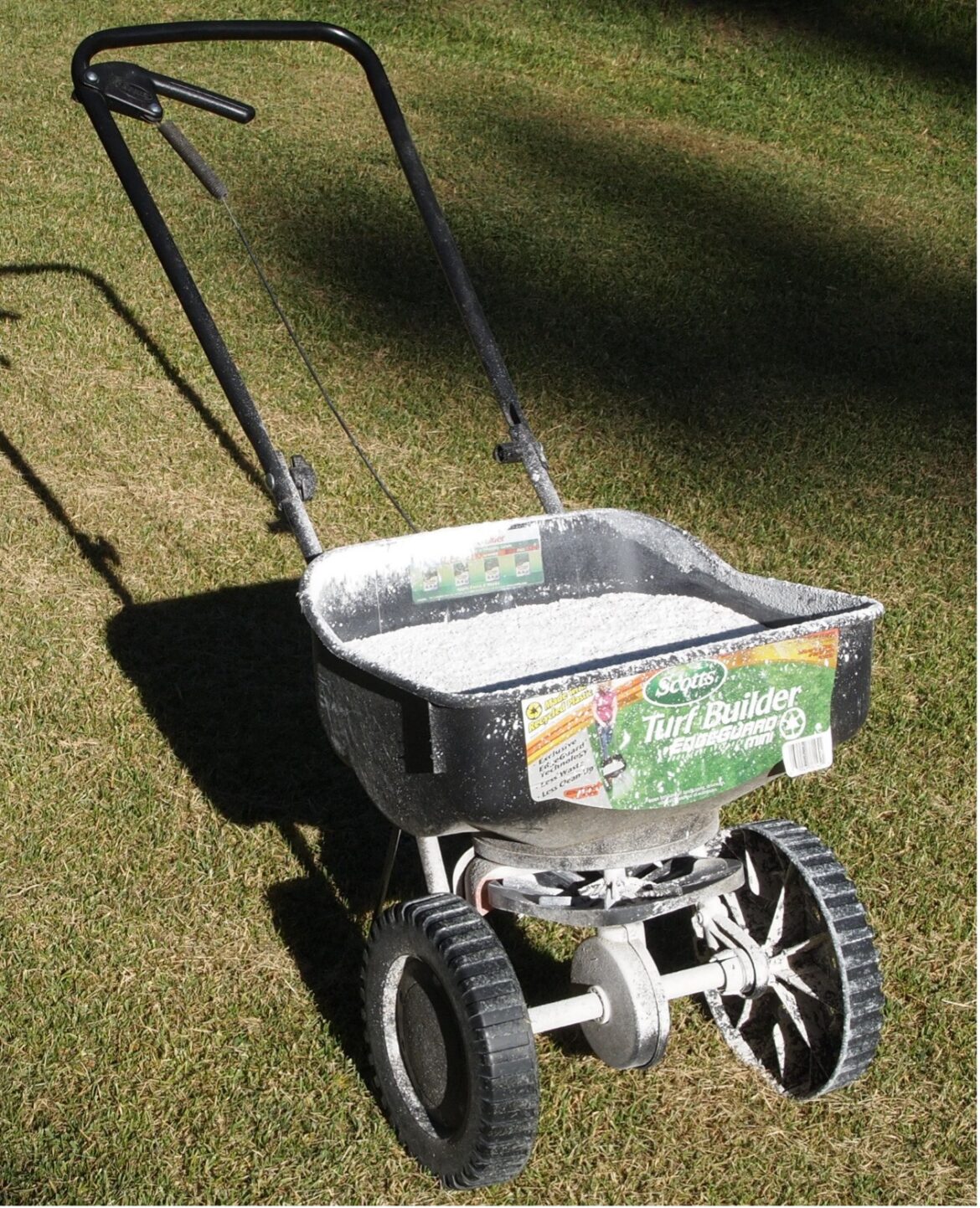 Should you lime your CT lawn or garden this fall? Test before you spread Should you lime your CT lawn or garden this fall? Test before you spread