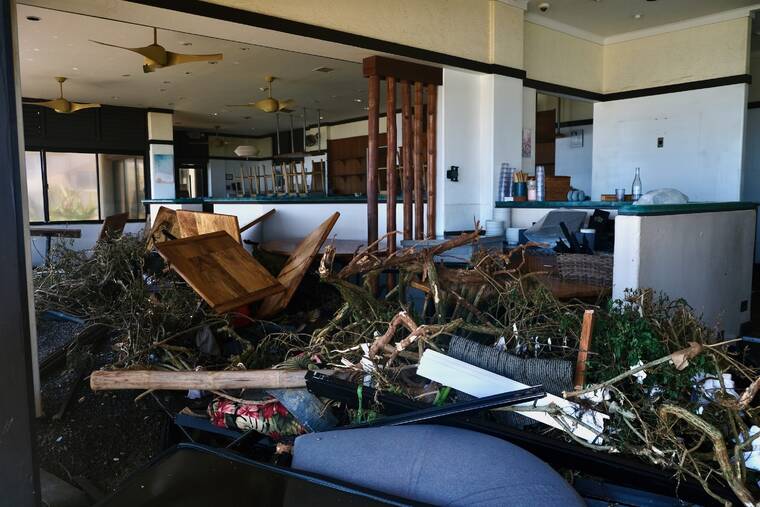 On Kauai’s devastated south shore, volunteers help clean up Lowell’s mess On Kauai’s devastated south shore, volunteers help clean up Lowell’s mess