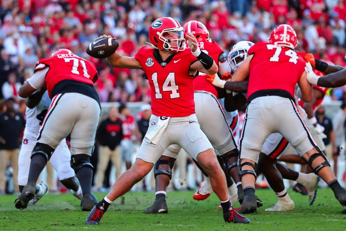 Georgia and Indiana back as top-four seeds on CFP bracket based on AP Top 25; Miami, Ohio St are 1-2